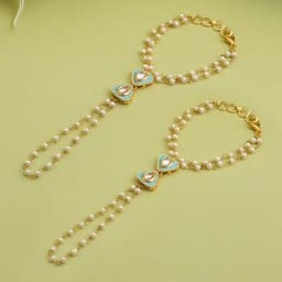 Elegant Jade Pearl Wrist Adornment 1