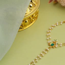 Emerald Elegance Pearl Hand Adornment 1