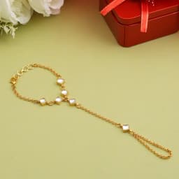 Elegant Gold Hand Adornment 1