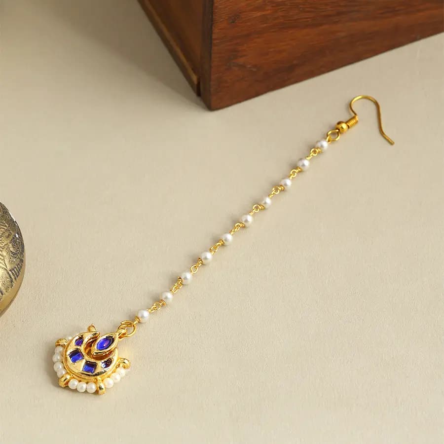 Classic Elegance Pearl Hair Accessory