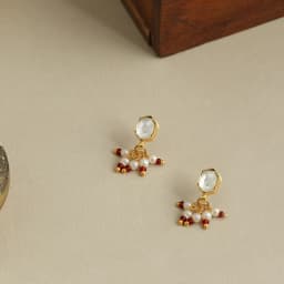 Elegant Gold and Pearl Dangle Earrings 1