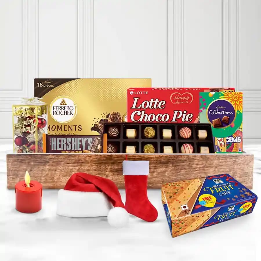 Exquisite X-Mas Cake with Chocolates N Assortment Gift Tray