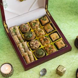 Elegant Baklava Feast Delight Box 1