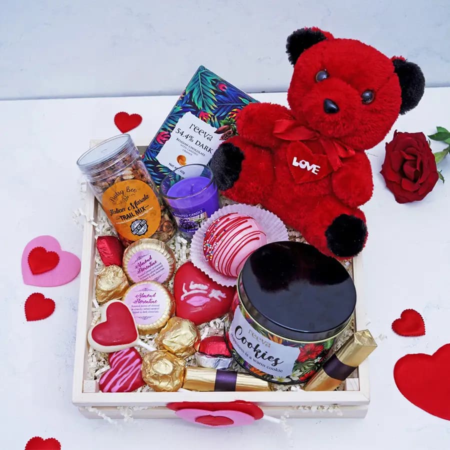 Love N Luxuries Chocolates Gift Box