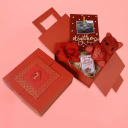 Romantic Valentine Gift Set for Her 1