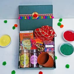 Flavourful Treats N Holi Harmony Hamper 1