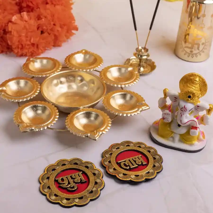 Auspicious Diwali Gifts Ensemble