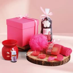 Arresting Rose Soap Spa Gift Set with a Bathrobe 1