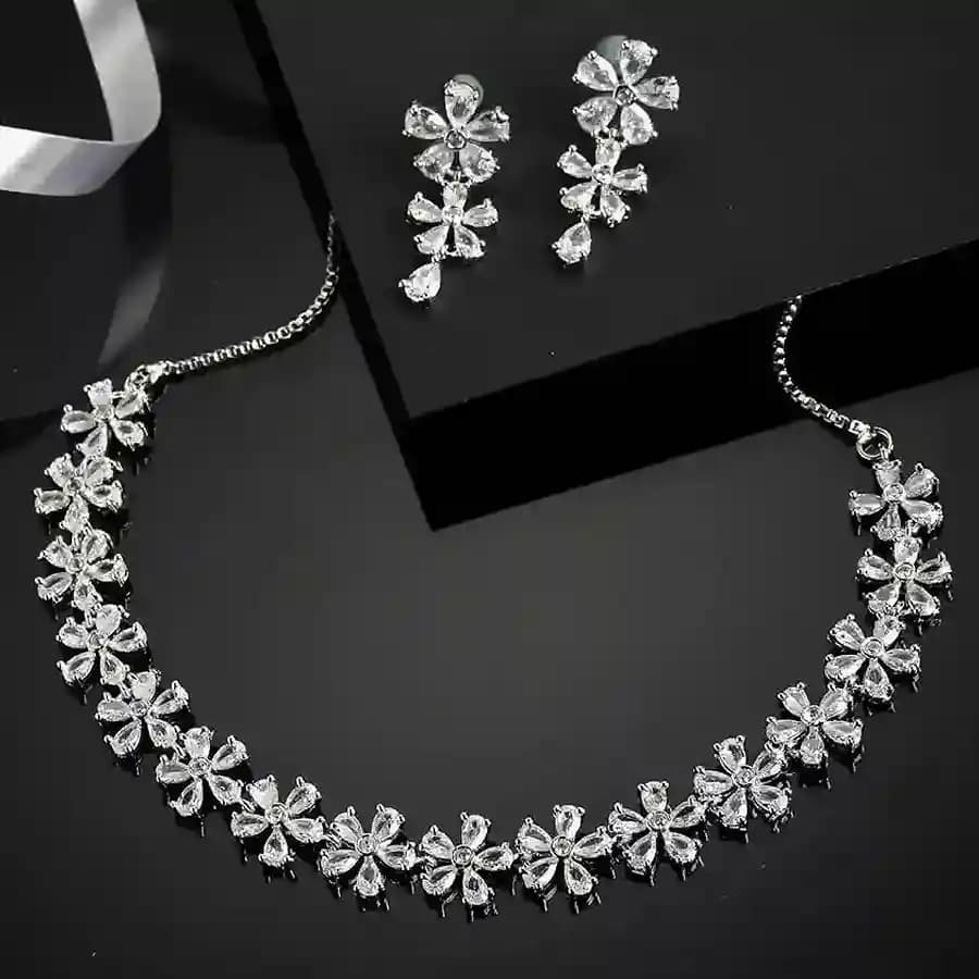 Impressive AD Necklace N Earrings Set