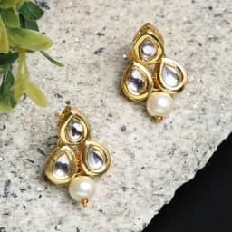 Sparkling Kundan Classic Studs 1