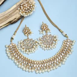 Exquisite Kundan Jewelry Set 1