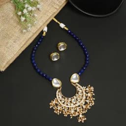 Graceful Kundan Neckpiece Earring Pair 1