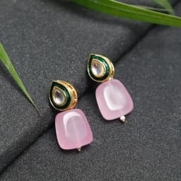 Graceful Kundan Studs 1