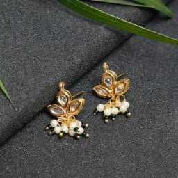 Classy Kundan Sparkle Earrings 1