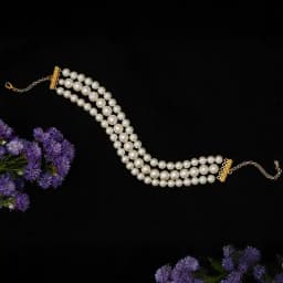 Beautiful Pearl Choker 1