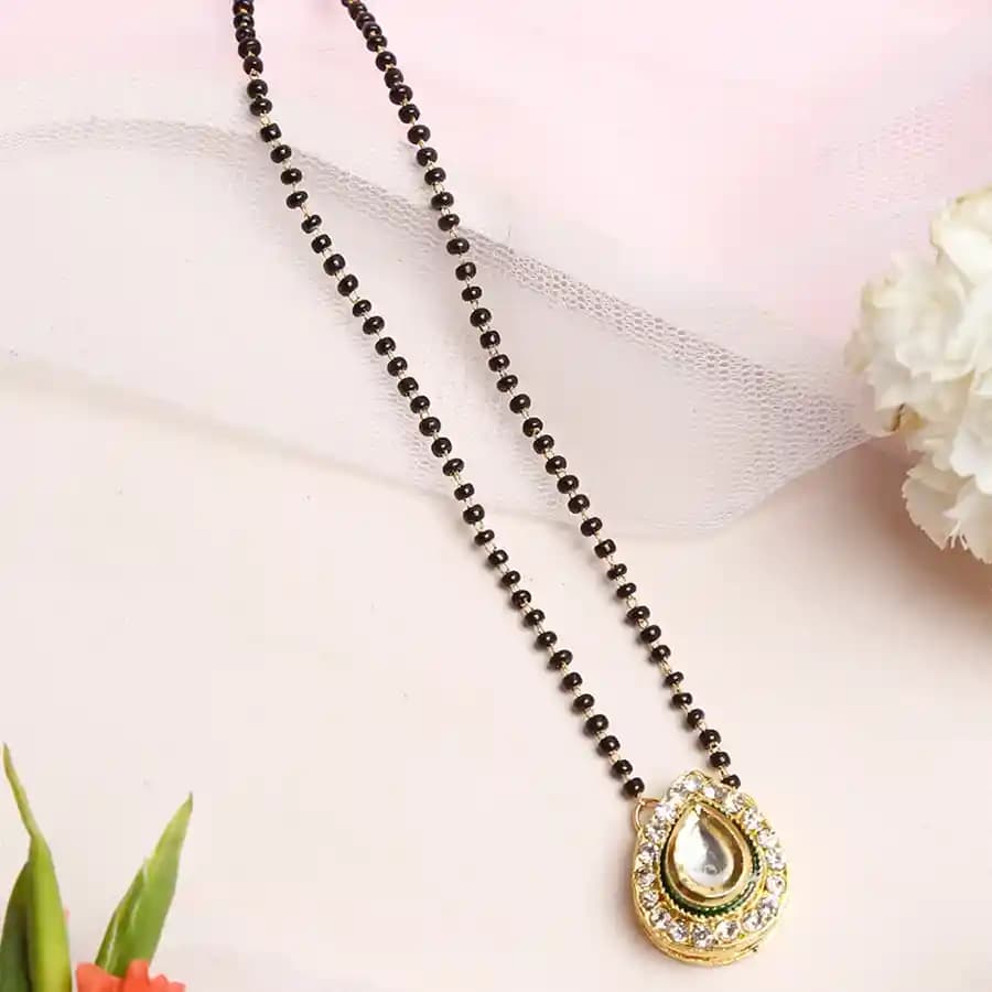 Graceful Kundan Mangalsutra