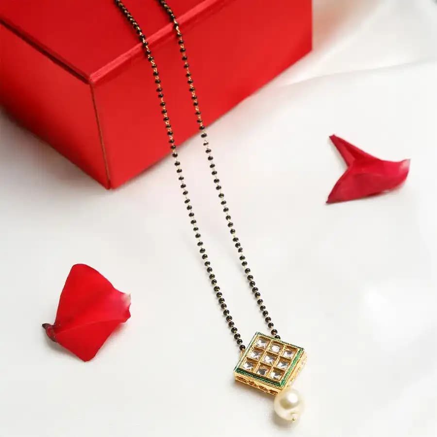 Sophisticated Kundan Mangalsutra