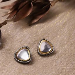 Versatile Kundan Elegance 1