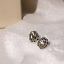 Sleek Kundan Essentials 1