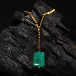 Stylish Green Gold Accent Necklace 1