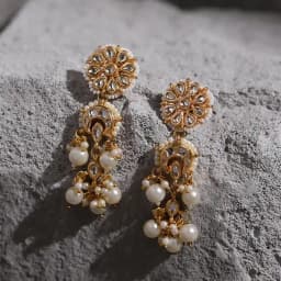 Dazzling Kundan Earrings Pair 1