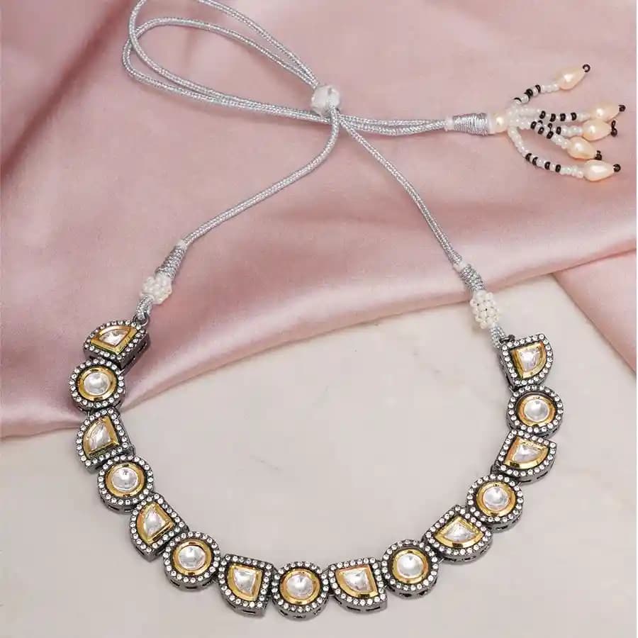 Stylish Dual Tone Kundan Neckpiece