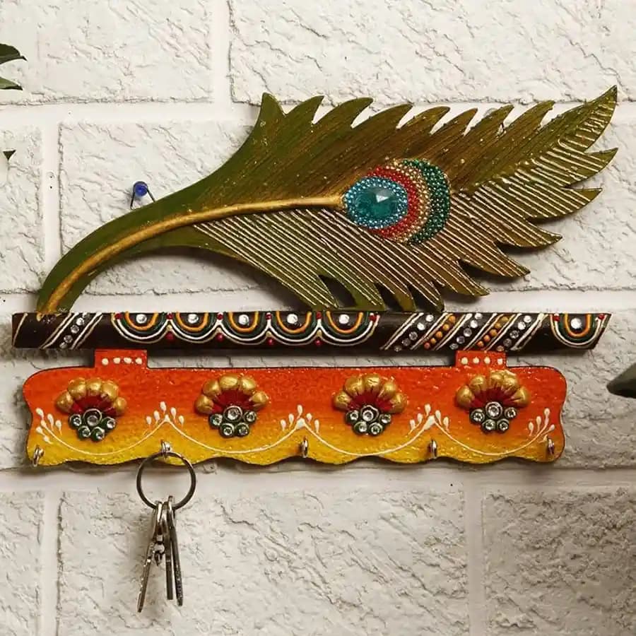 Mesmerizing Peacock Feather Styled Wooden Key Holder