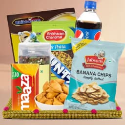 Gourmet Delight Snack Basket 1