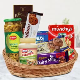 Gourmet Delight Snack Basket 1