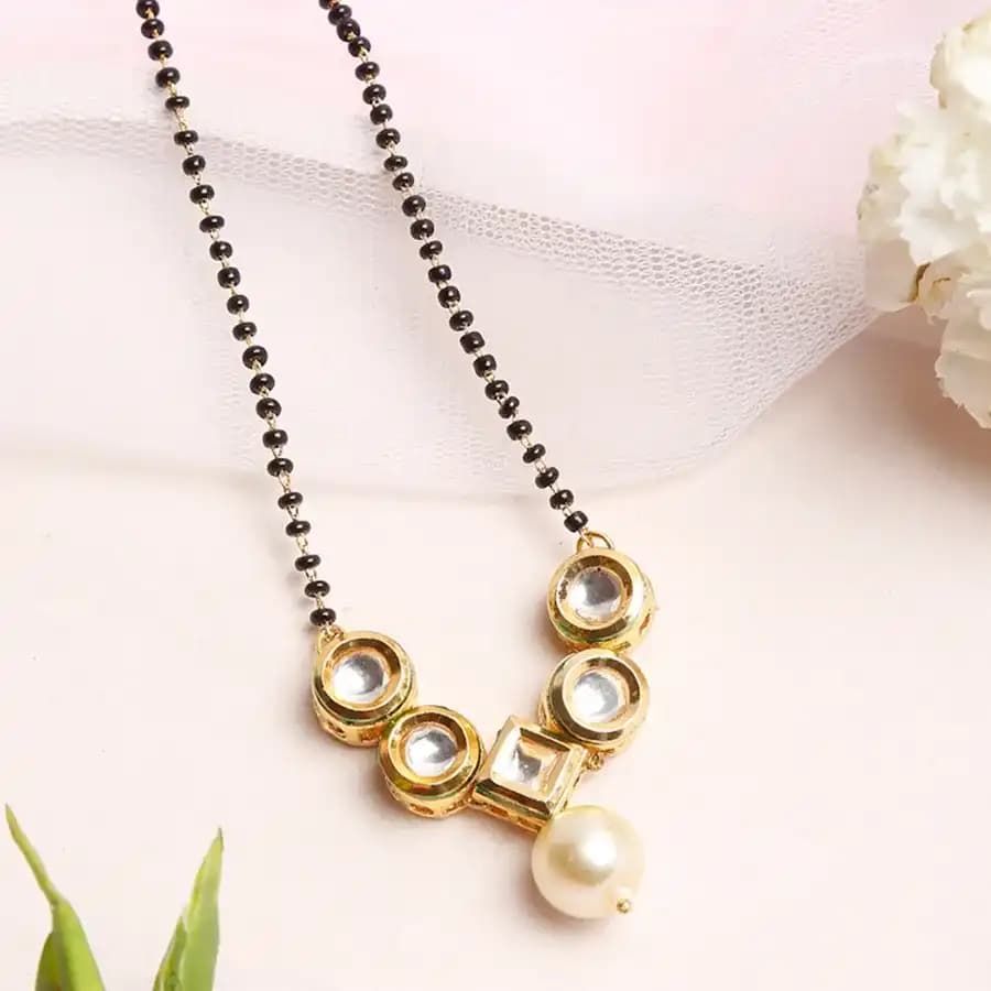 Dazzling Kundan Mangalsutra